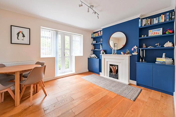 3 Bedroom Flat For Sale In Fortis Green, , East Finchley, London, N2