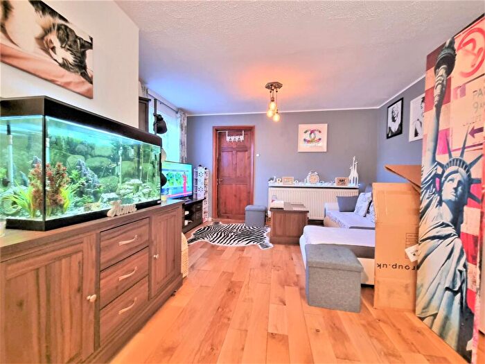 1 Bedroom Terraced House For Sale In Bensham Lane, CR0