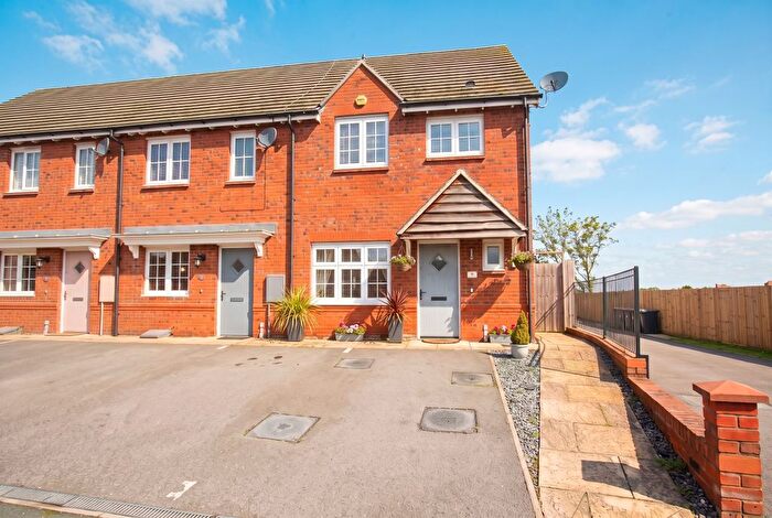 3 Bedroom End Terrace House For Sale In Panama Drive, Atherstone, CV9