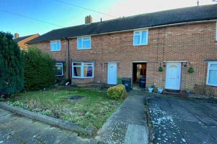 3 Bedroom Property To Rent In High Wood Close, Luton, LU1