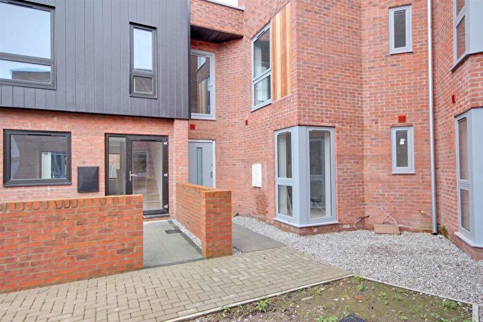 3 Bedroom Terraced House For Sale In St Nicholas Road, Beverley, HU17