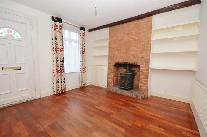 2 Bedroom Terraced House To Rent In Dunstable Road, Toddington, LU5