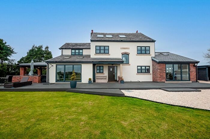 4 Bedroom Farmhouse For Sale In Winwick Lane, Croft, WA3