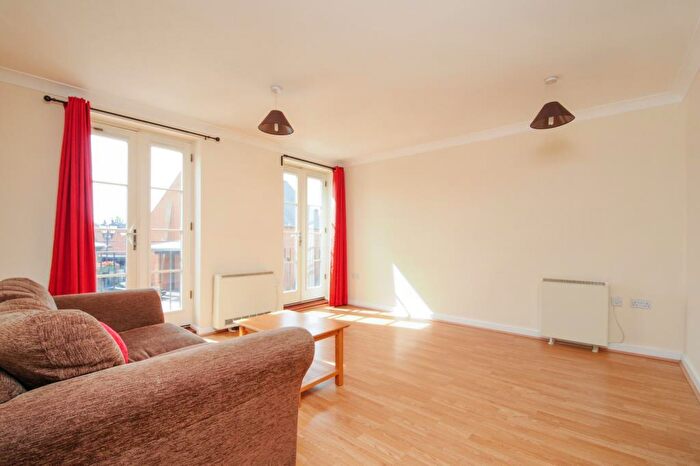 2 Bedroom Apartment To Rent In Fairford Leys, Aylesbury, HP19