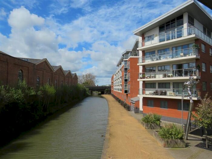 2 Bedroom Flat To Rent In Lonsdale, Wolverton, Milton Keynes MK12