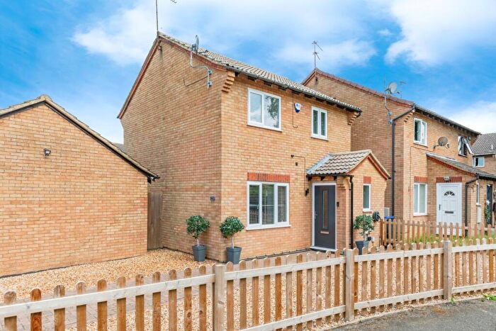 3 Bedroom Detached House For Sale In Weggs Farm Road, Northampton, Northamptonshire, NN5