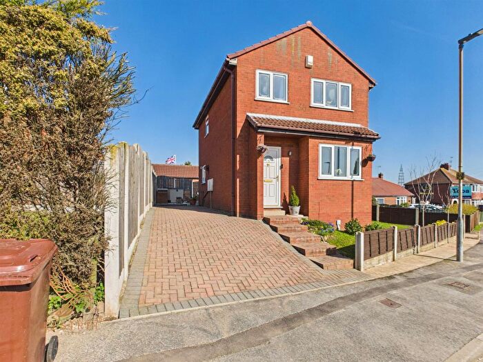 3 Bedroom Detached House For Sale In Elder Avenue, Upton, WF9