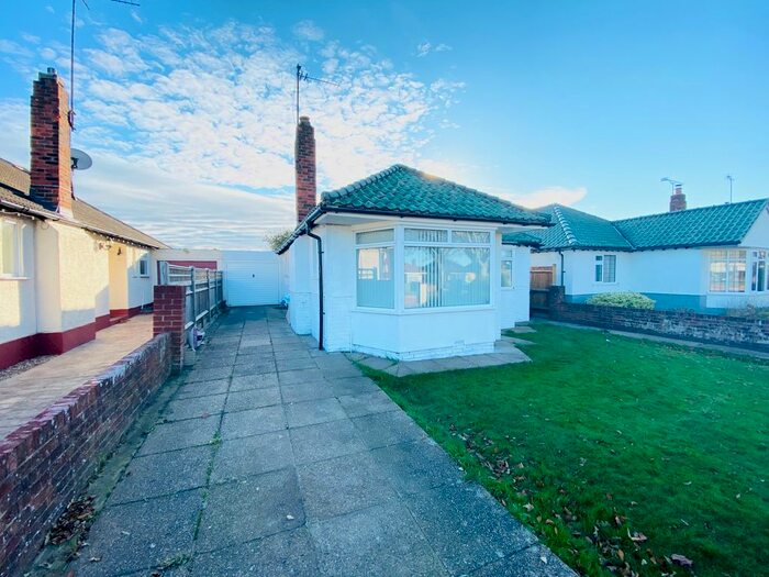 3 Bedroom Bungalow To Rent In Goring Way, Goring-By-Sea, Worthing BN12