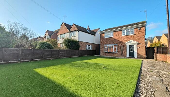 4 Bedroom Detached House For Sale In Vicarage Road, Bletchley, Milton Keynes, MK2