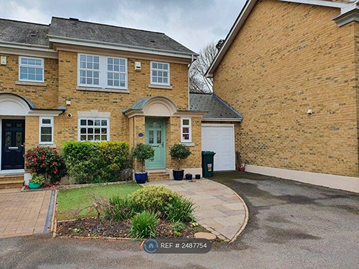 3 Bedroom Semi-Detached House To Rent In Lammas Close, Staines-Upon-Thames, TW18