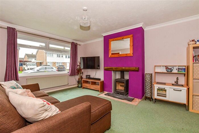 3 Bedroom Semi-detached House For Sale In Willow Crescent, Five Oak Green, Kent, TN12