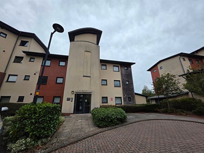 2 Bedroom Flat To Rent In Allen Close, Swindon, SN3