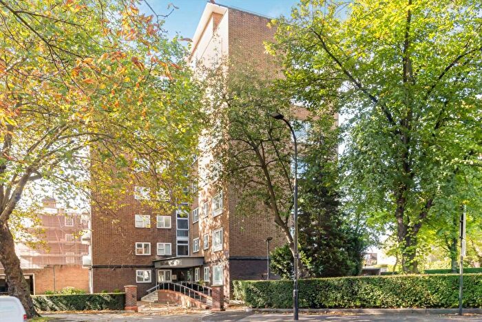 3 Bedroom Flat To Rent In Avenue Road, St Johns Wood, NW8
