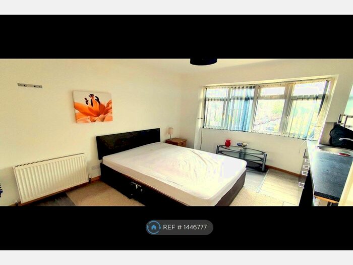 Studio To Rent In Chatsworth Road, Poole, BH14