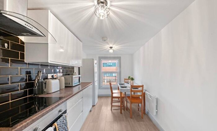 2 Bedroom Maisonette To Rent In Castle Street, Reading, RG1