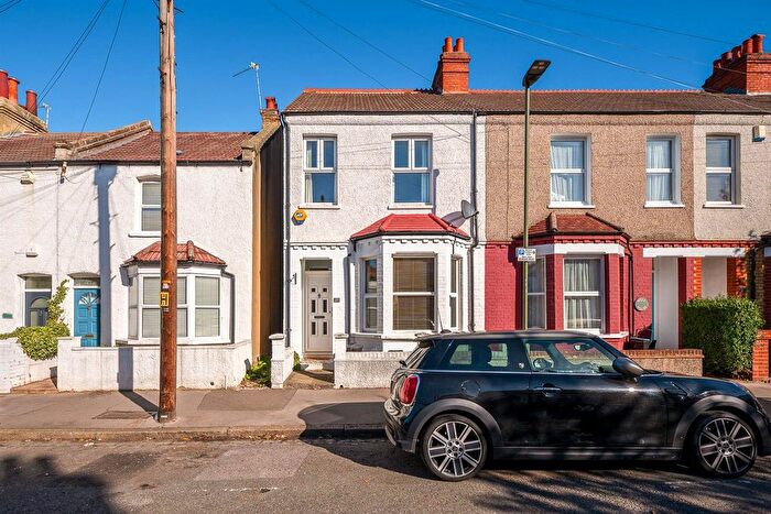 3 Bedroom End Of Terrace House For Sale In Faversham Road, Beckenham, BR3