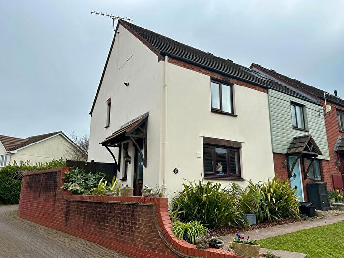 3 Bedroom End Terrace House For Sale In Hameldown Close, Torquay, TQ2