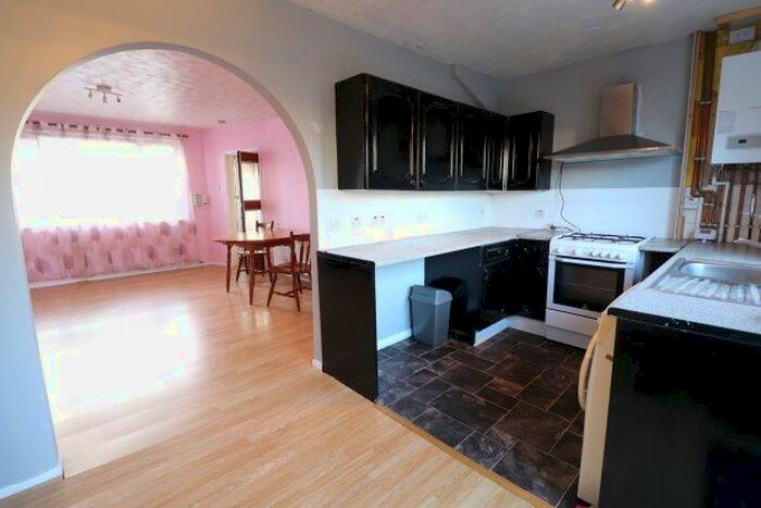 3 Bedroom Property To Rent In Edwin Close, Rainham, RM13