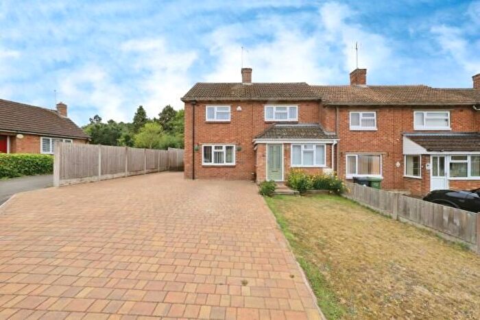 3 Bedroom Semi-detached House For Sale In Wheatmill Close, Kidderminster, DY10