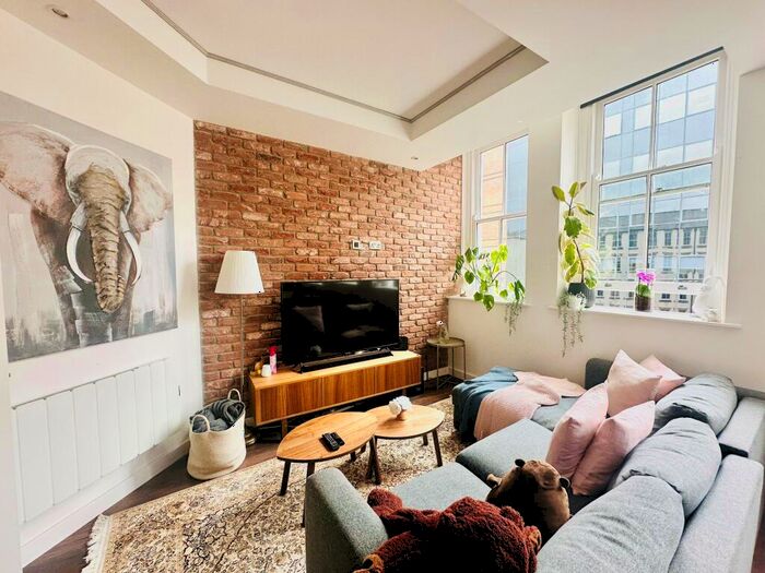 2 Bedroom Apartment To Rent In Hounds Gate Court, Nottingham, NG1