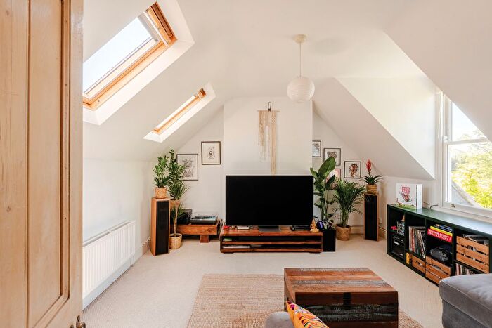 2 Bedroom Flat For Sale In Westbury Road, Westbury-On-Trym, Bristol, BS9