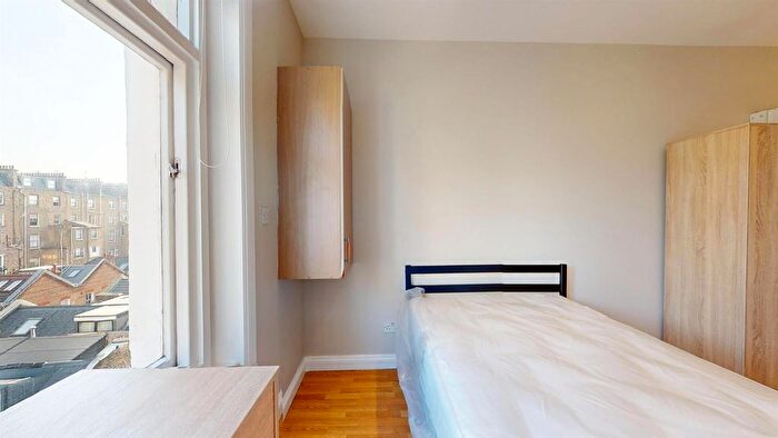Studio To Rent In Courtfield Gardens, London, SW5