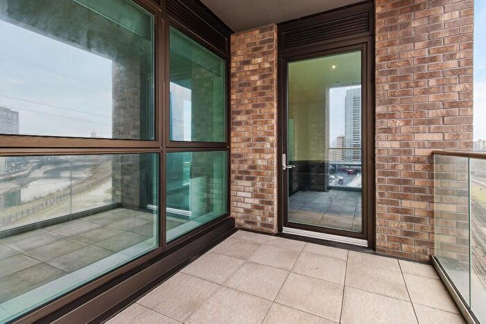 2 Bedroom Apartment To Rent In Silvertown Way, London, E16