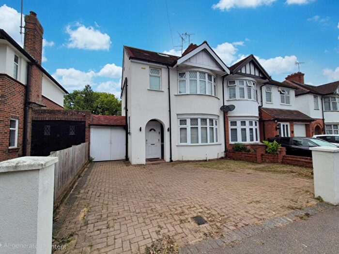 5 Bedroom Semi-Detached House For Sale In Wychwood Avenue, Luton, Bedfordshire, LU2