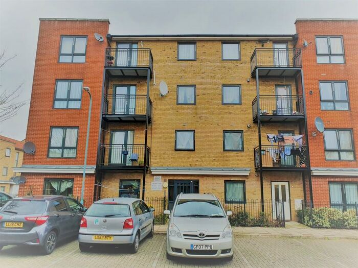 2 Bedroom Flat To Rent In Hirst Crescent, Wembley, HA9