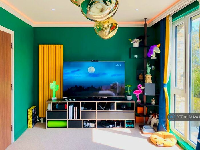 4 Bedroom Semi-Detached House To Rent In Camborne Road, Edgware, HA8