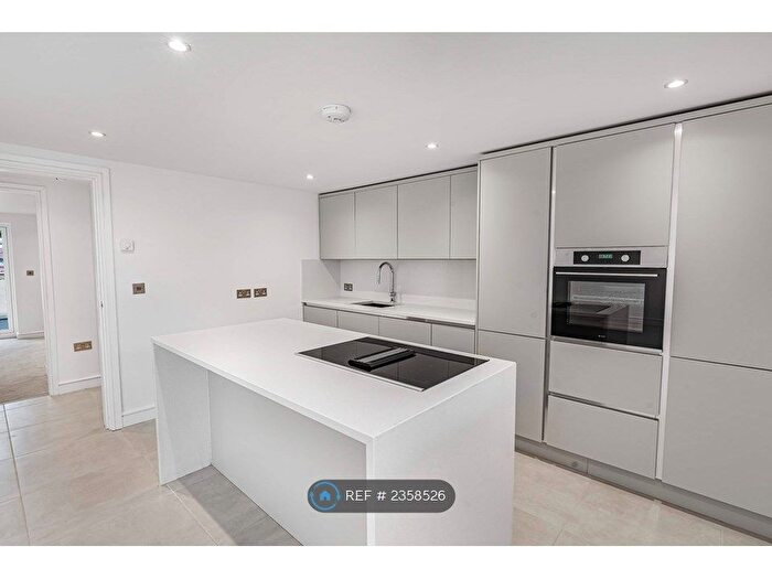 1 Bedroom Flat To Rent In Marple Bank Apartments, Marple, SK6