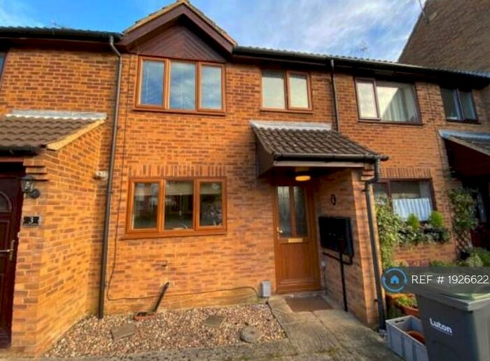 3 Bedroom Terraced House To Rent In Lucas Gardens, Luton, LU3