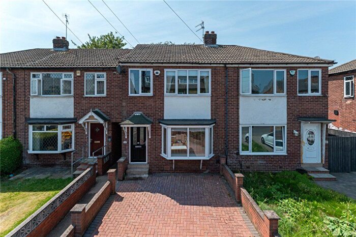 3 Bedroom Town House For Sale In Springfield Road, Morley, Leeds, West Yorkshire, LS27