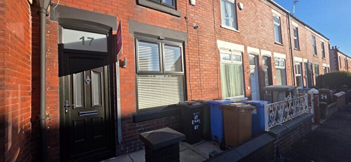 2 Bedroom House To Rent In Earl Street, SK3