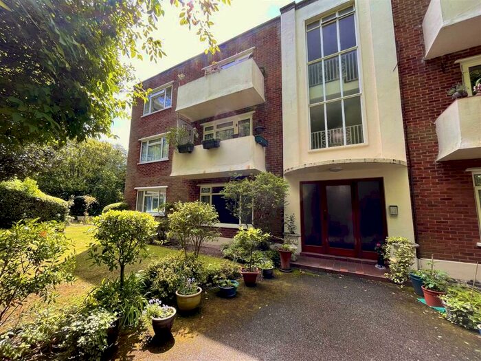 2 Bedroom Flat To Rent In Portarlington Road, Bournemouth, BH4