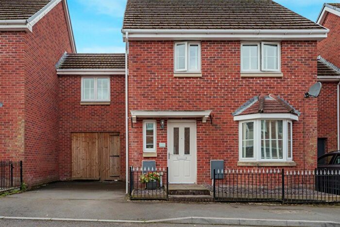 3 Bedroom Terraced House For Sale In Hanbury Grove, Pontypool, NP4