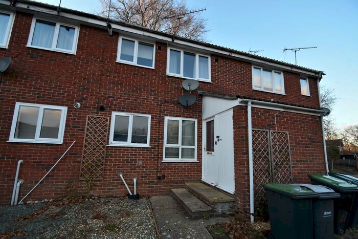 1 Bedroom Ground Flat To Rent In Holly Drive, Waterlooville, PO7