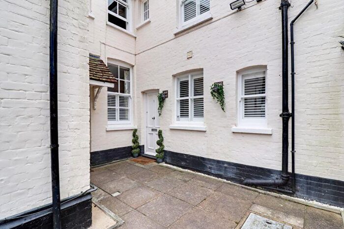 2 Bedroom Apartment To Rent In Kennel Ride, Ascot, SL5