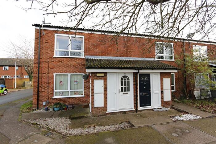 1 Bedroom Maisonette For Sale In Pinemead, Shefford, Beds, SG17