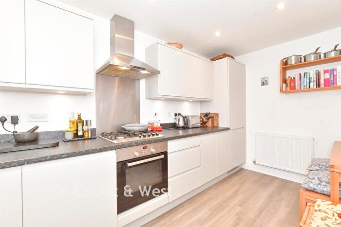 4 Bedroom Town House For Sale In Longacres Way, Chichester, West Sussex, PO20