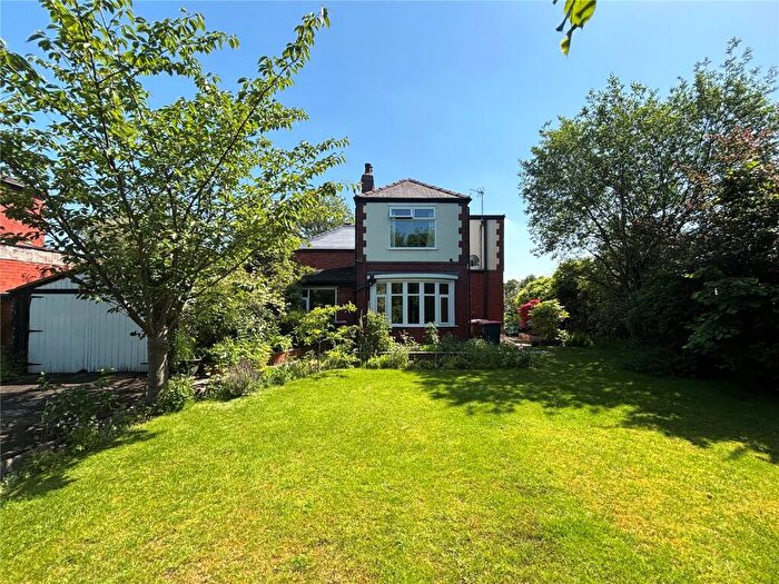 4 Bedroom Semi-Detached House For Sale In Vestris Drive, Salford, Greater Manchester, M6