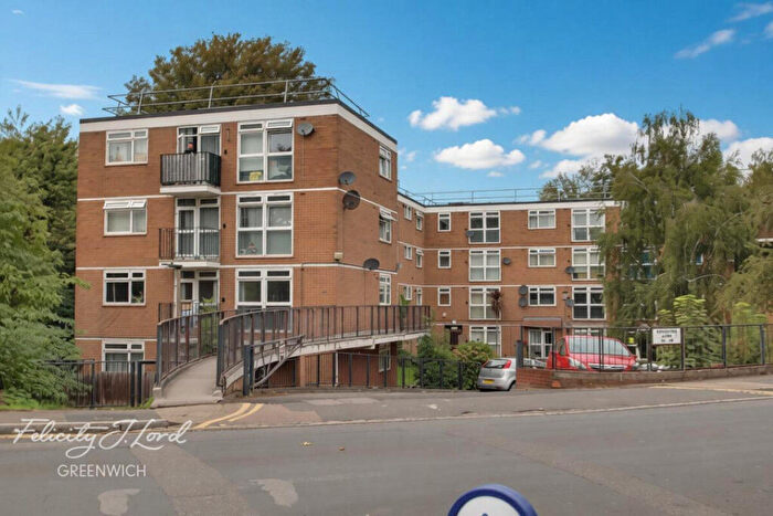 3 Bedroom Apartment To Rent In Charlton Lane, London, SE7