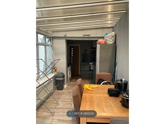 5 Bedroom Semi Detached House To Rent In Exmoor Close, Chelmsford, CM1