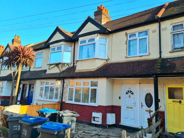 2 Bedroom Property To Rent In Dinton Road, Colliers Wood, London, SW19