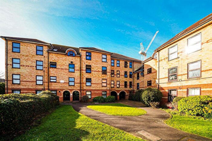 1 Bedroom Flat For Sale In Latchingdon Court, Forest Road, Walthamstow, E17
