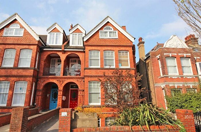 1 Bedroom Flat For Sale In Beaconsfield Villas, BN1