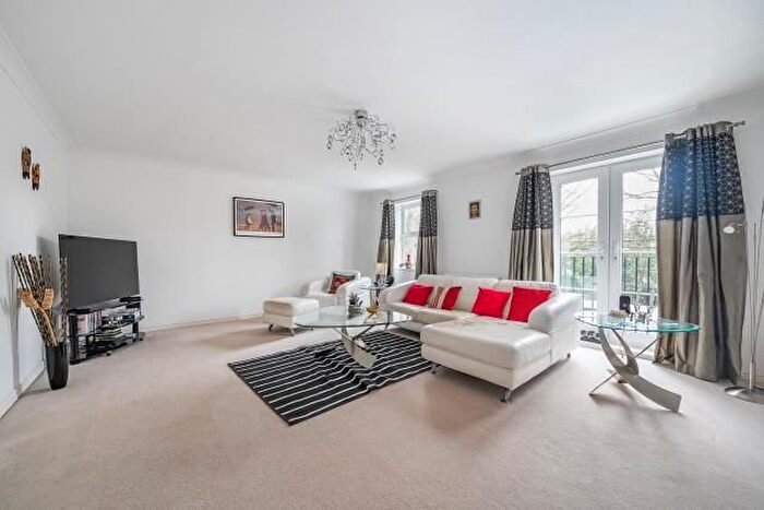4 Bedroom Town House To Rent In Virginia Water, Surrey, GU25