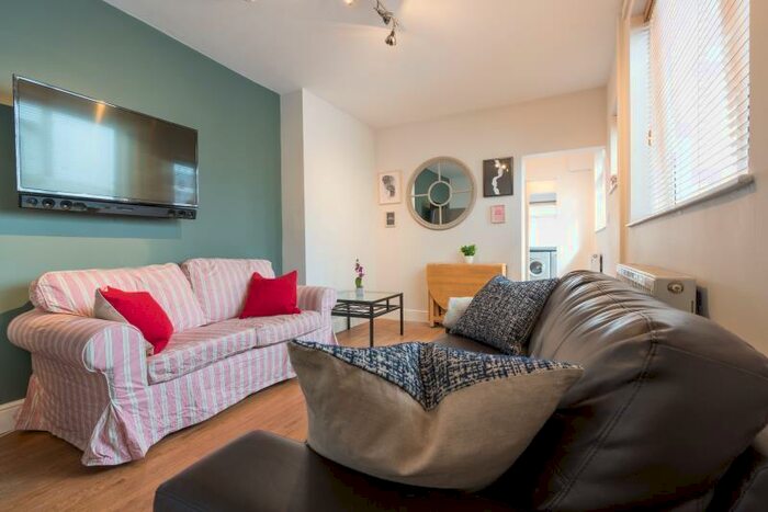 7 Bedroom Terraced House To Rent In Mackintosh Place, Cardiff, CF24