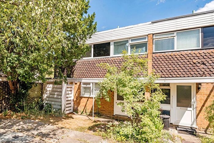 3 Bedroom Property To Rent In The Knoll, Ealing, W13