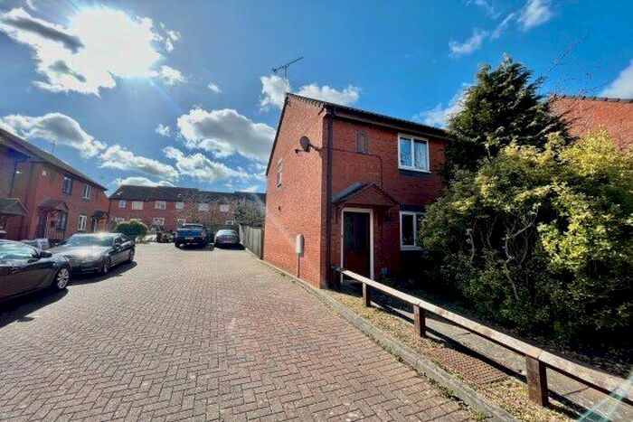 2 Bedroom Semi-Detached House To Rent In Horsepool Hollow, Leamington Spa, CV31